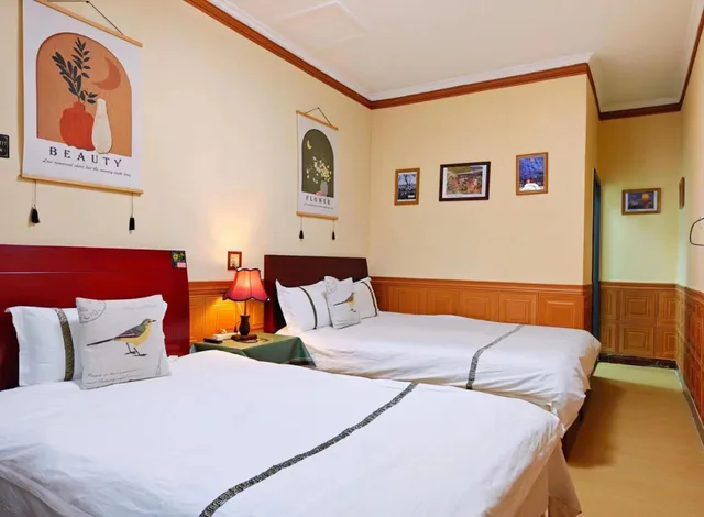 غرفة اقتصادية ثلاثية بسرير كوين وسرير فردي، Beijing Badaling Great Wall Caos Hostel 1/2