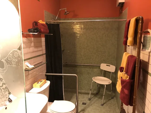 غرفة بسرير كوين وسرير فردي، Hotel Frederick 2/3
