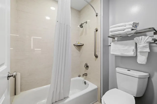Room, 2 King Beds, Hotel Skye San Bruno 6/10