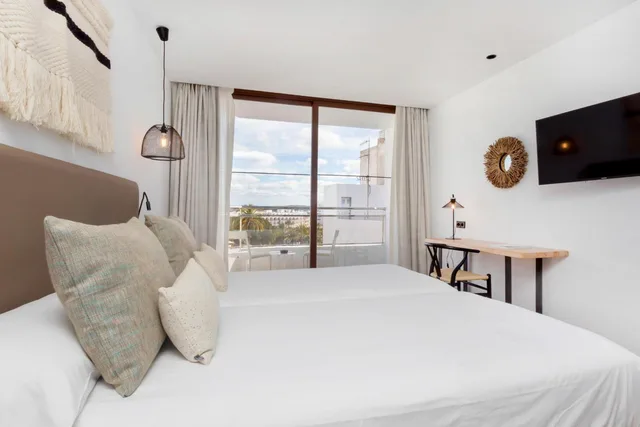 Room, Double Bed, Hotel Sa Clau by Mambo Ibiza 2/2