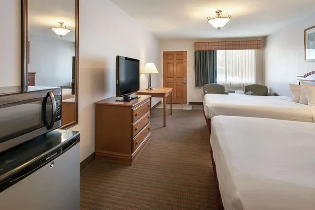 غرفة بسريرين كوين، SureStay Hotel By Best Western Leesville 3/5