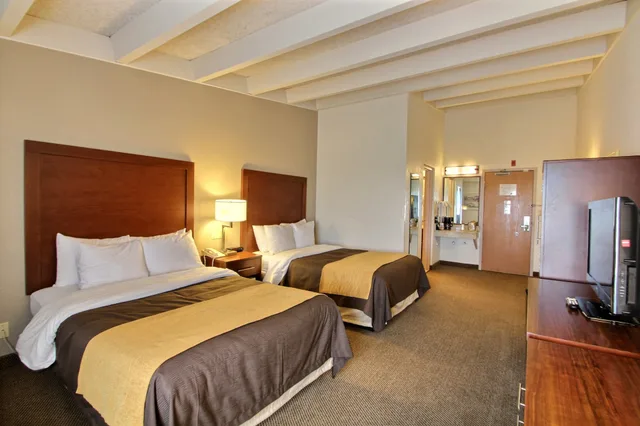 غرفة قياسية بسريرين مزدوجين، Comfort Inn and Suites Madison Airport 1/10