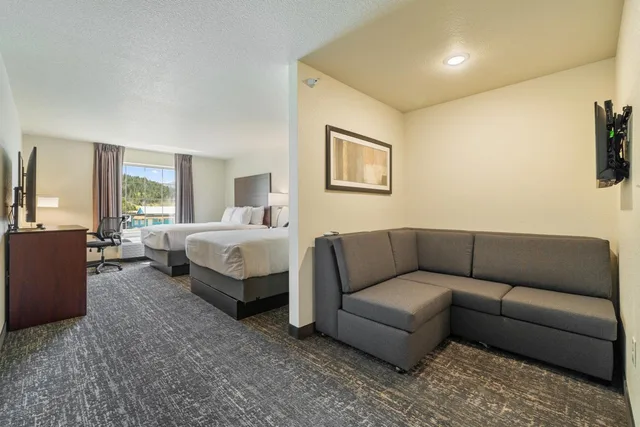 Studio, Queen Bed, Cobblestone Hotel & Suites - Alpine 2/5