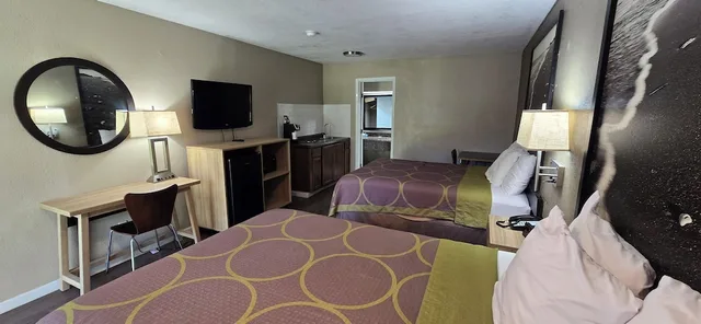 غرفة بسريرين كوين للمدخنين، Super 8 by Wyndham Corpus Christi Northwest 5/9