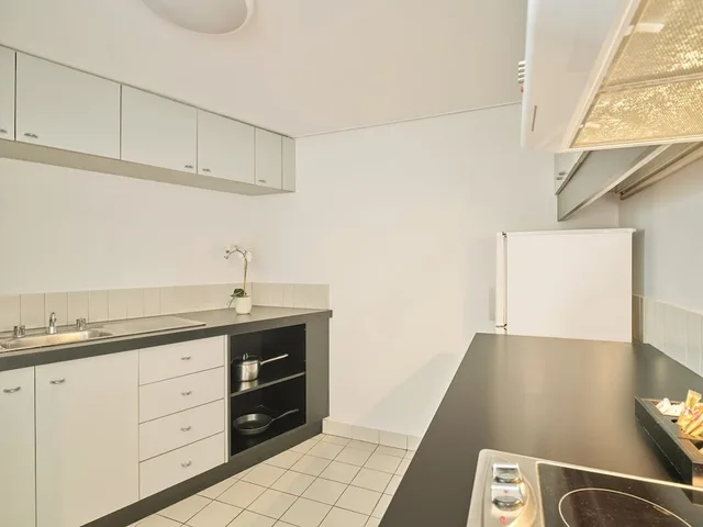 1 Bedroom, Twin Beds, Harbour View, Balcony, Rendezvous Hotel Sydney The Rocks 8/8