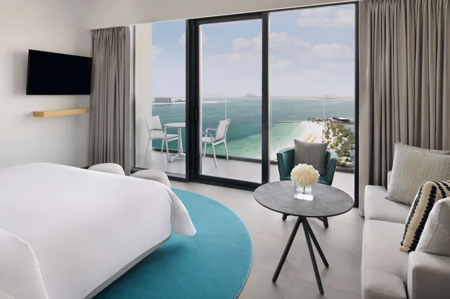 Beach Pool, Deluxe, King Bed، Movenpick Resort Al Marjan Island 4/10