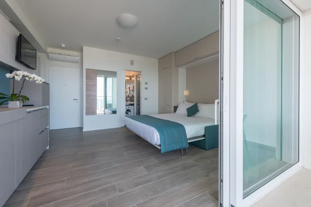 Tower, Panoramic, King Bed، Hesperia Hotel & Residence 3/5