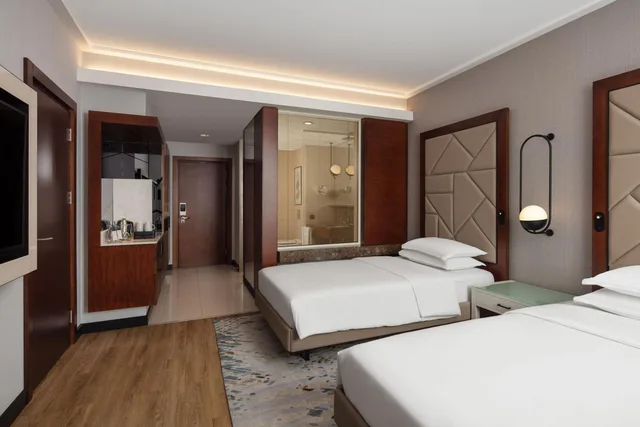 غرفة ديلوكس بانورامية بسريرين منفصلين بإطلالة على المدينة، Sheraton Istanbul Levent 2/8