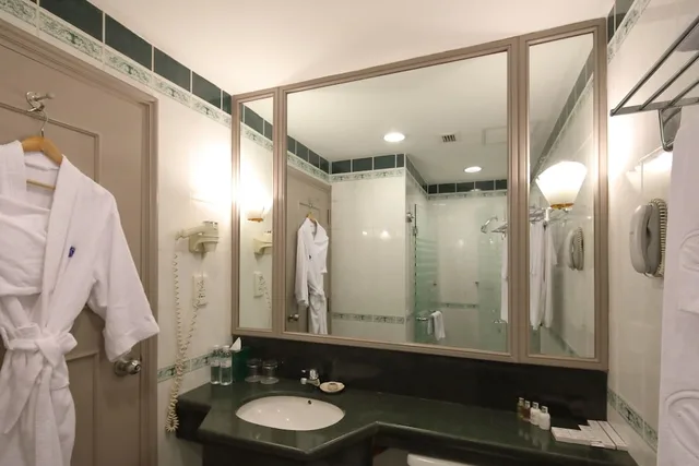 غرفة سوبيريور بسرير كينج، SUNWAY HOTEL HANOI 4/4