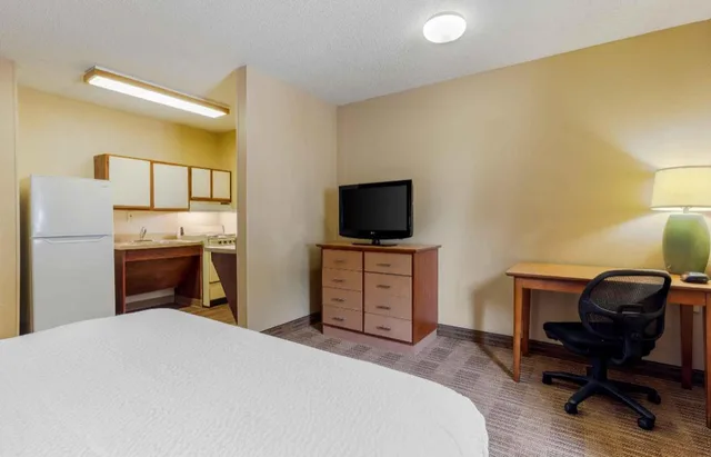 Studio, Queen Bed, Accessible, Extended Stay America-Raleigh-North Raleigh-Wake Towne Drive 7/10
