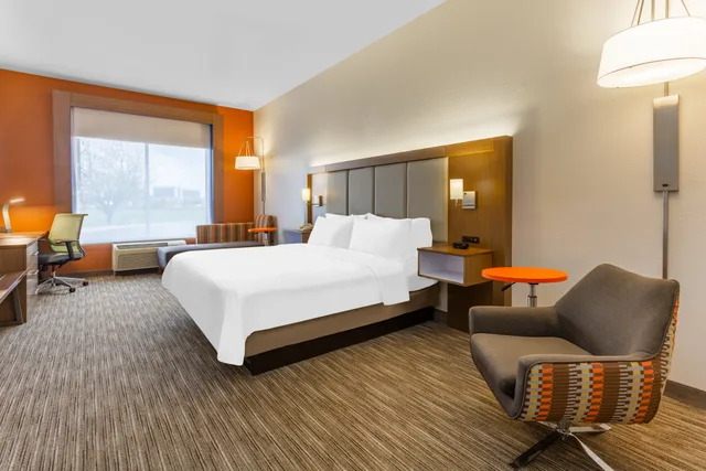 غرفة بسرير كينج لذوي الإعاقة، Holiday Inn Express Rockford Loves Park 4/7
