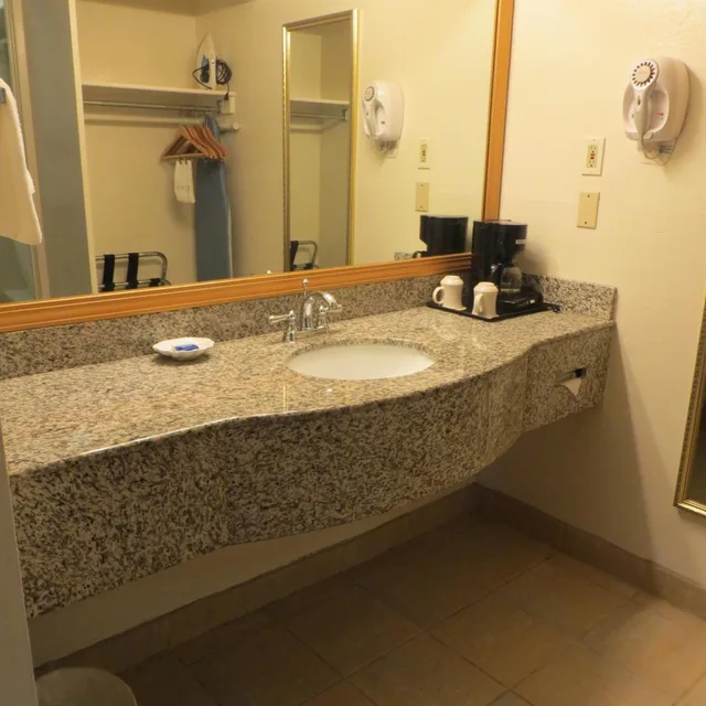 جناح بسرير كينج، Executive Inn And Suites Sacramento 3/8