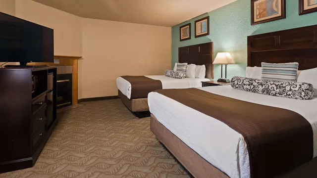 غرفة قياسية بسريرين كوين لذوي الإعاقة، Best Western Plus Bayshore Inn 2/7