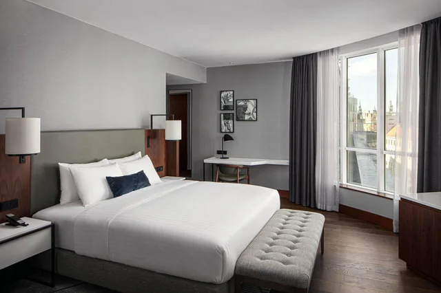 غرفة تنفيذية بسرير كينج، Prague Marriott Hotel 2/3