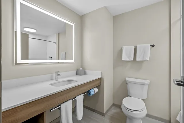 جناح بسريرين كوين، Holiday Inn Express Hotel Suites Ogden 8/10