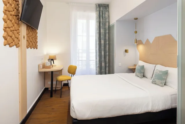غرفة سوبيريور بسريرين منفصلين أو سرير مزدوج، Hotel Florence Nice 9/10