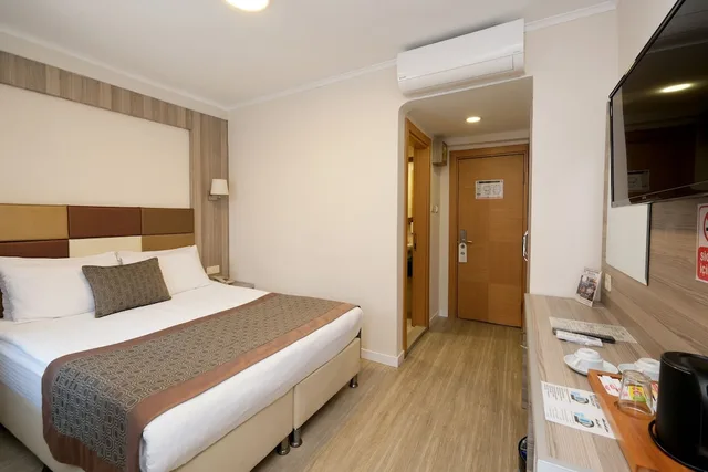 غرفة قياسية بسرير مزدوج، Pera Arya Hotel 4/10