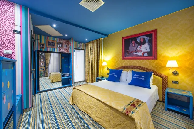 غرفة ديلوكس بسريرين منفصلين بإطلالة جزئية على البحر، Admiral Art Hotel 1/9