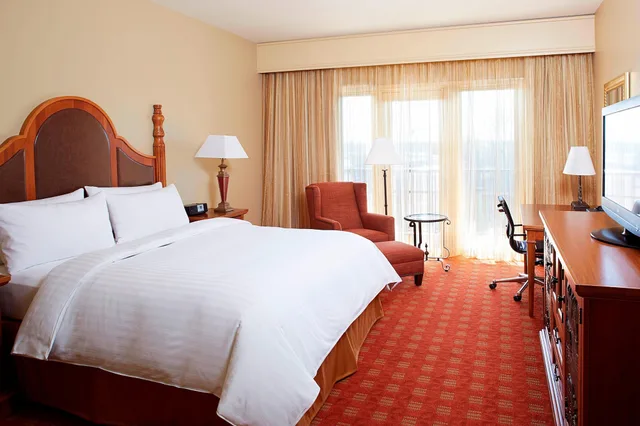 Room, 2 Queen Beds, Pool View, Balcony, Renaissance Shoals Resort & Spa 4/8