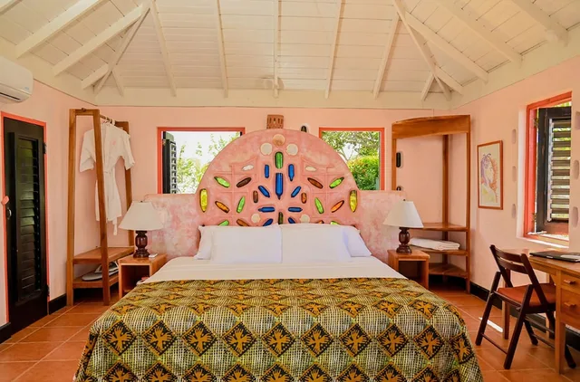 Deluxe, Bungalow, King Bed, Ocean Front، Jake S 2/2