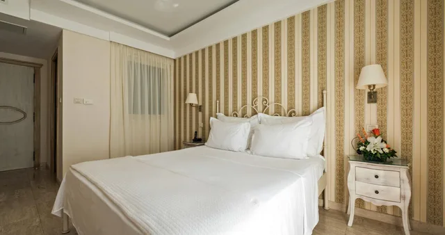 غرفة بسرير مزدوج بإطلالة على البحر، Hotel Azimut 4/9