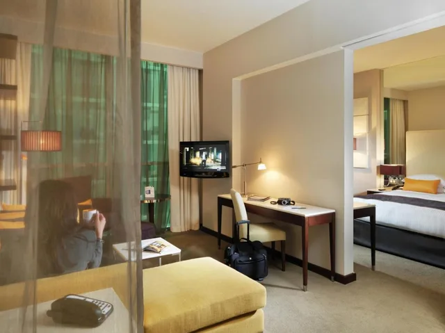 جناح بسرير كينج بغرفة نوم واحدة بمطبخ صغير، Centro Sharjah Rotana 5/8