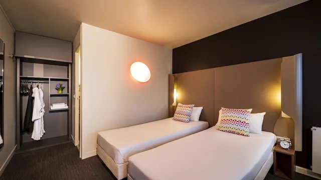 Standard, Twin Beds, Campanile Eindhoven 2/4