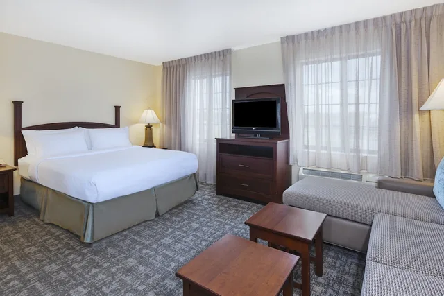 جناح استوديو بسرير مزدوج بمطبخ، Staybridge Suites Lansing-Okemos 3/6
