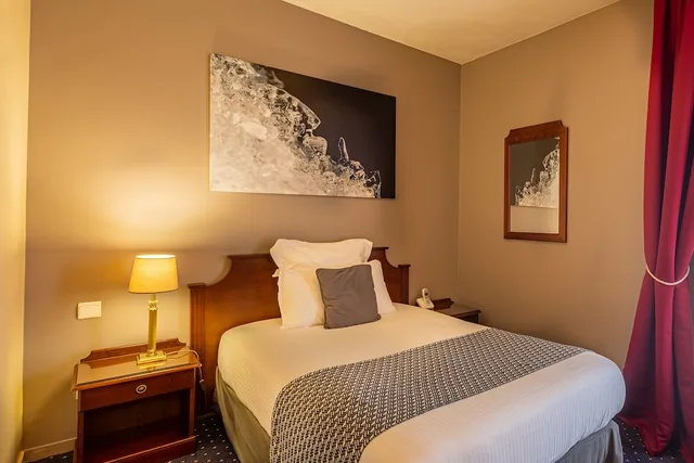 غرفة مفردة، Amiral Hotel 5/6