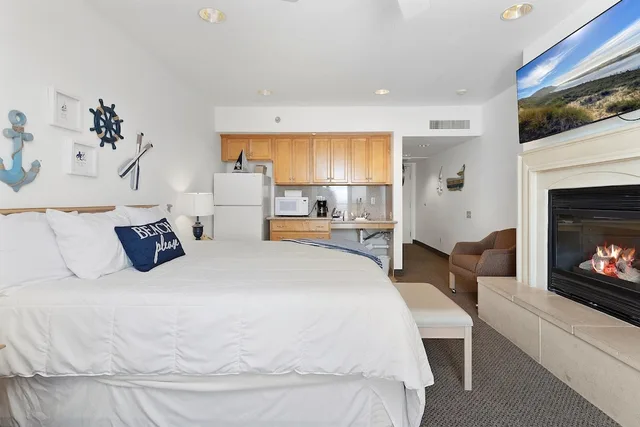 Beach, Efficiency, King Bed، Beach House Inn & Suites 1/2