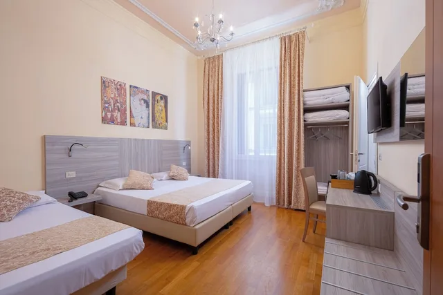 غرفة كلاسيكية رباعية بأسرّة بطابقين وسرير كوين، LILIUM HOTEL 2/11