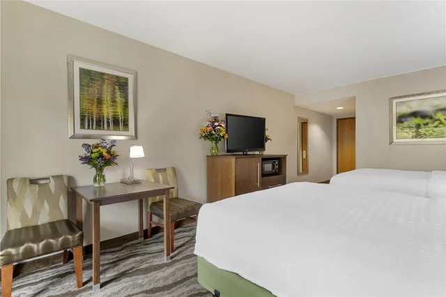 Room, 2 Queen Beds, River View, Balcony or Patio، Best Western Plus River Escape Inn & Suites 3/4