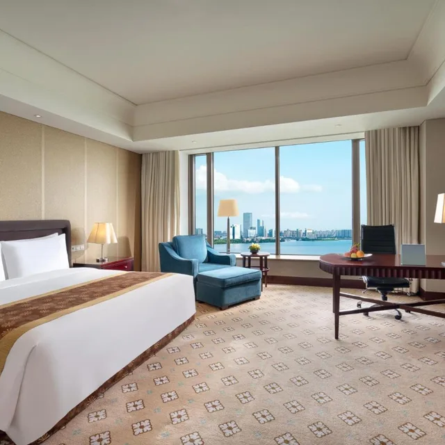 غرفة تنفيذية بسرير كينج بإطلالة على البحيرة، KEMPINSKI HOTEL SUZHOU 1/2