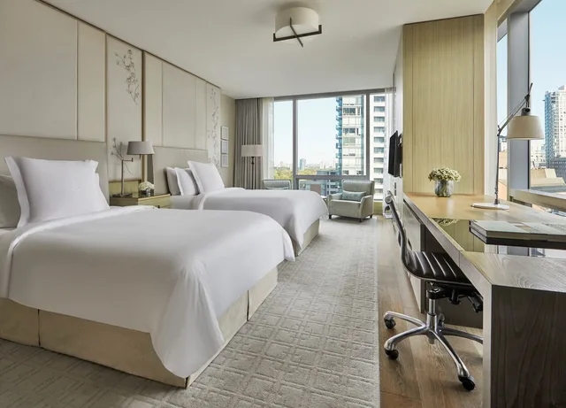 Deluxe, 2 Double Beds, Four Seasons Hotel Toronto 6/7