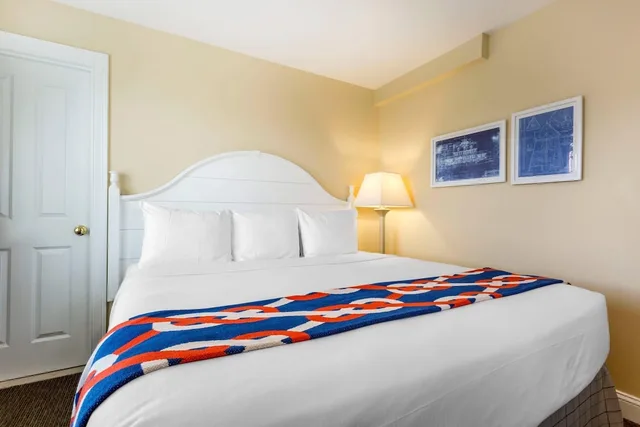 جناح بسرير كينج وسريرين منفصلين بغرفتي نوم مع أريكة، Bluegreen Vacations The Breakers Resort, an Ascend Collection Resort 6/10