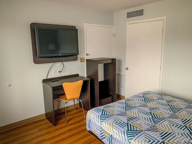 غرفة قياسية بسريرين مزدوجين للمدخنين، Motel6 Dayton, OH 3/6