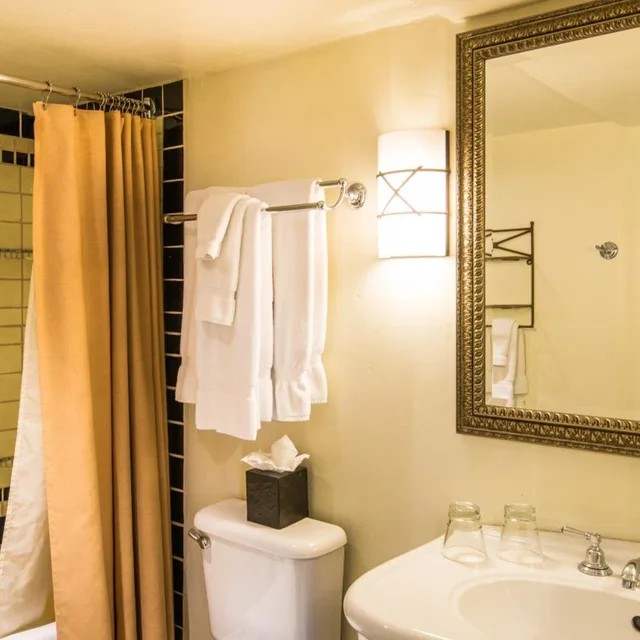 غرفة بسرير مزدوج، Inn And Spa At Loretto 3/4