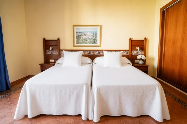 غرفة عائلية بإطلالة على البحر، Hotel Roses Platja 2/4
