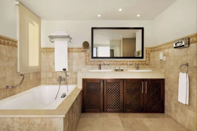 شقة سوبيريور بأربعة أسرّة بإطلالة على البحر بـ3 غرف نوم مع أريكة بجاكوزي، Wyndham Residences Costa Adeje 2/3