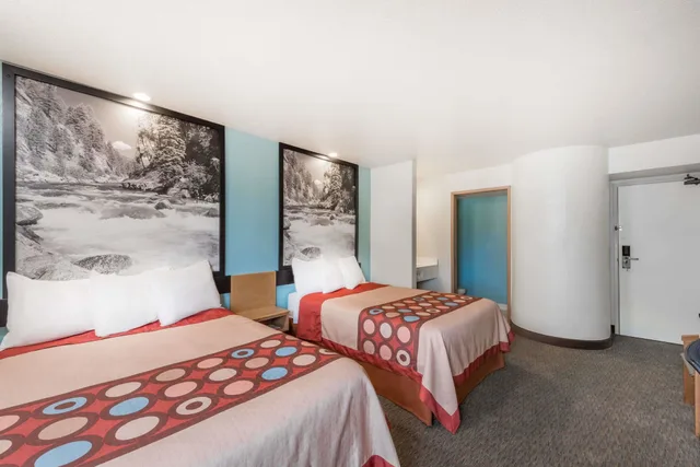 Room, 2 Double Beds, Super 8 by Wyndham Show Low 1/10
