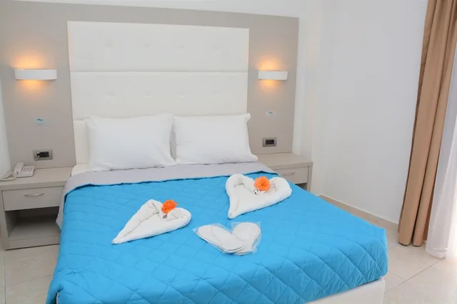 Double Room Single Use، Costa Angela Seaside Resort 2/6