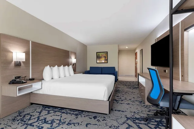 غرفة بسرير كينج لذوي الإعاقة، Comfort Inn & Suites Muskogee OK 1/10