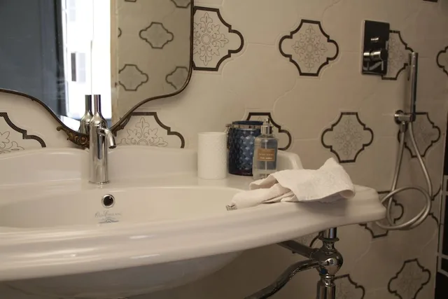 غرفة ديلوكس بسرير كوين بشرفة، Ingrami Suites 8/8