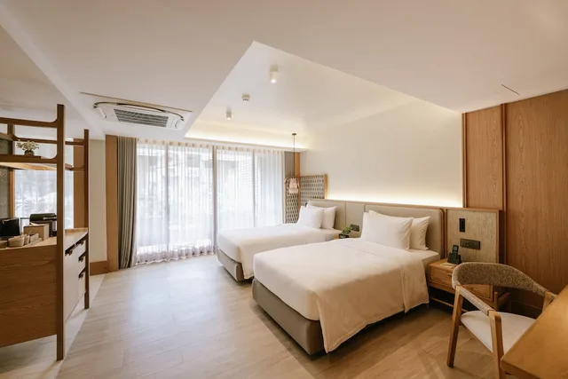 غرفة بريميير بسريرين منفصلين بشرفة، Ad Lib Hotel Bangkok 2/2