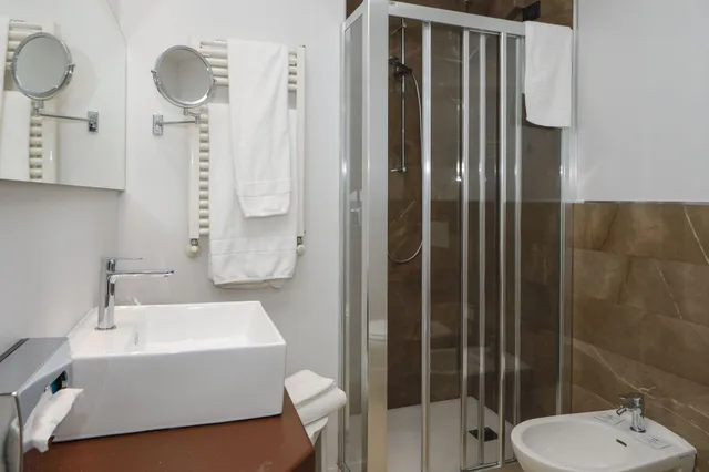 غرفة قياسية بسرير مزدوج، Hotel Lancaster 4/4