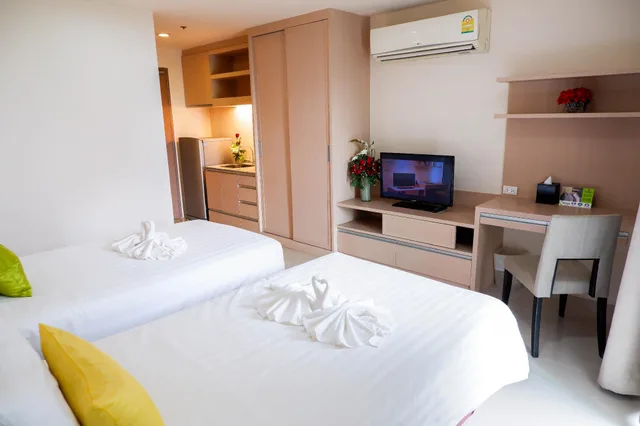 Executive, Twin Beds, Park Village Rama II 2/3