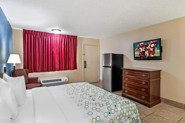 استوديو بسرير كينج لذوي الإعاقة، Red Roof Inn Yuba City Bonanza - Marysville 1/3