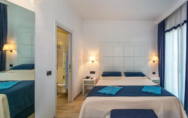 غرفة ديلوكس بسرير مزدوج بإطلالة على المسبح، Hotel Central Park 3/9