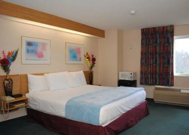 غرفة قياسية بسرير كينج، Rodeway Inn Willington North 1/4
