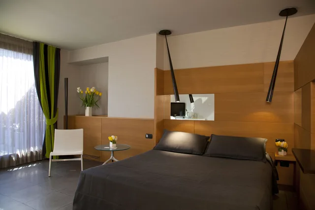 غرفة سوبيريور ثلاثية بسرير مزدوج مع أريكة، Zone Hotel 1/3